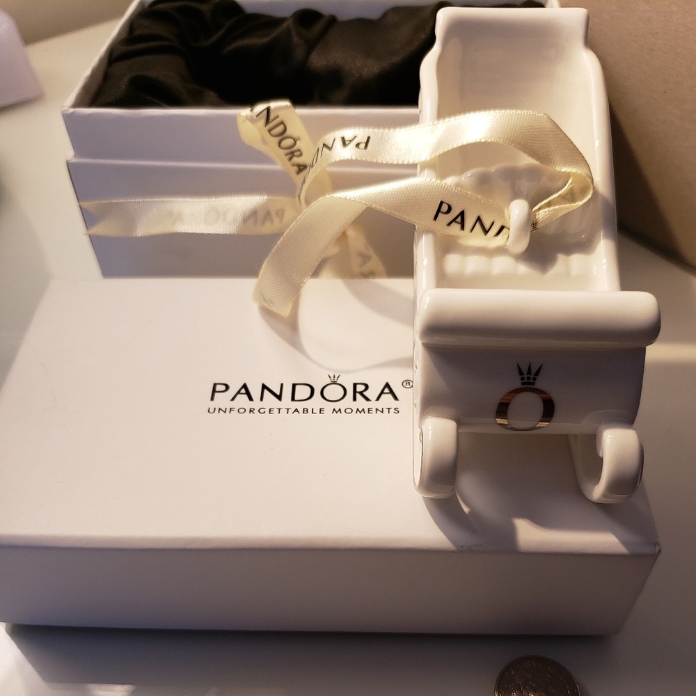 Pandora Sleigh Ornament - Picture 8 of 8